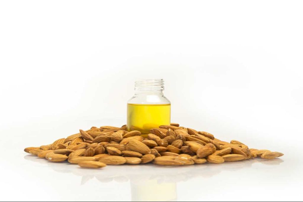 How to Use Almond Oil to Remove Makeup